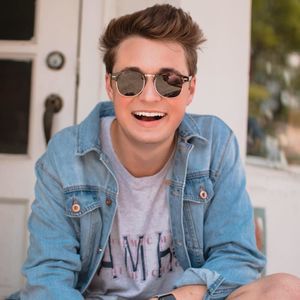 Meet your Posher, Brady